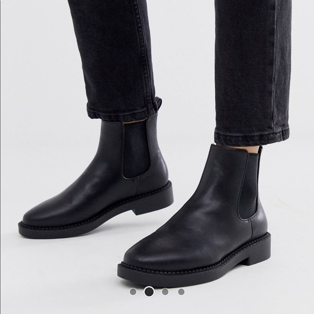 Chunky Chelsea boots
